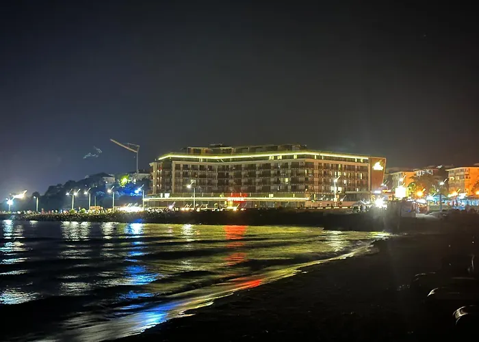 One Bedroom Private Paradiso B 501 Апартамент