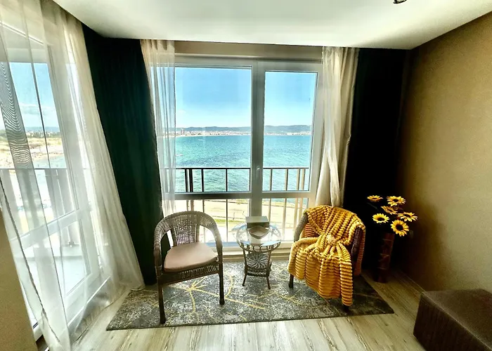 Апартамент One Bedroom Private Paradiso B 501