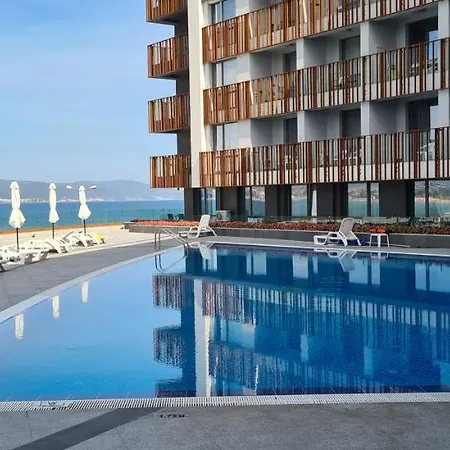 One Bedroom Private Paradiso B 501 Apartament