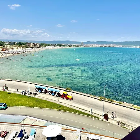 아파트 One Bedroom Private Paradiso B 501 네세부르